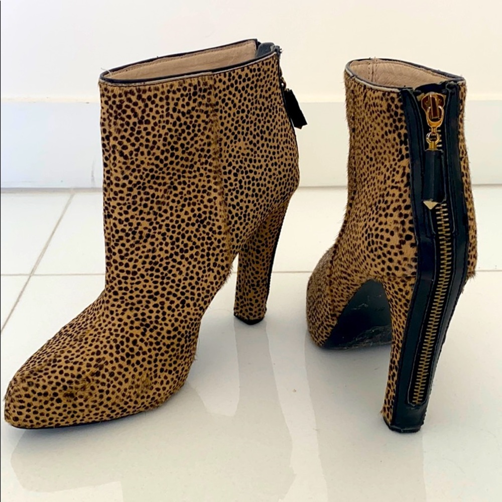 JUICY COUTURE Booties 🙈